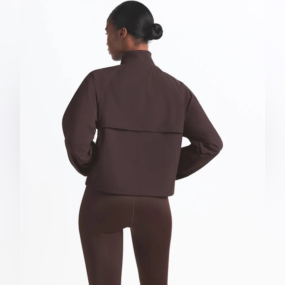 Nike Skims Woven Nylon Half Zip Jacket & Oversized Track Pant Set - Phoenix - Picture 5 of 7